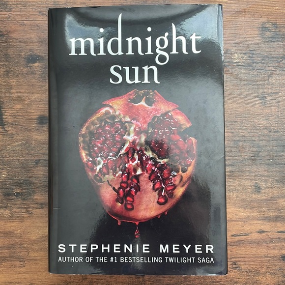 “Midnight Sun” by Stephanie Meyer - Picture 1 of 2